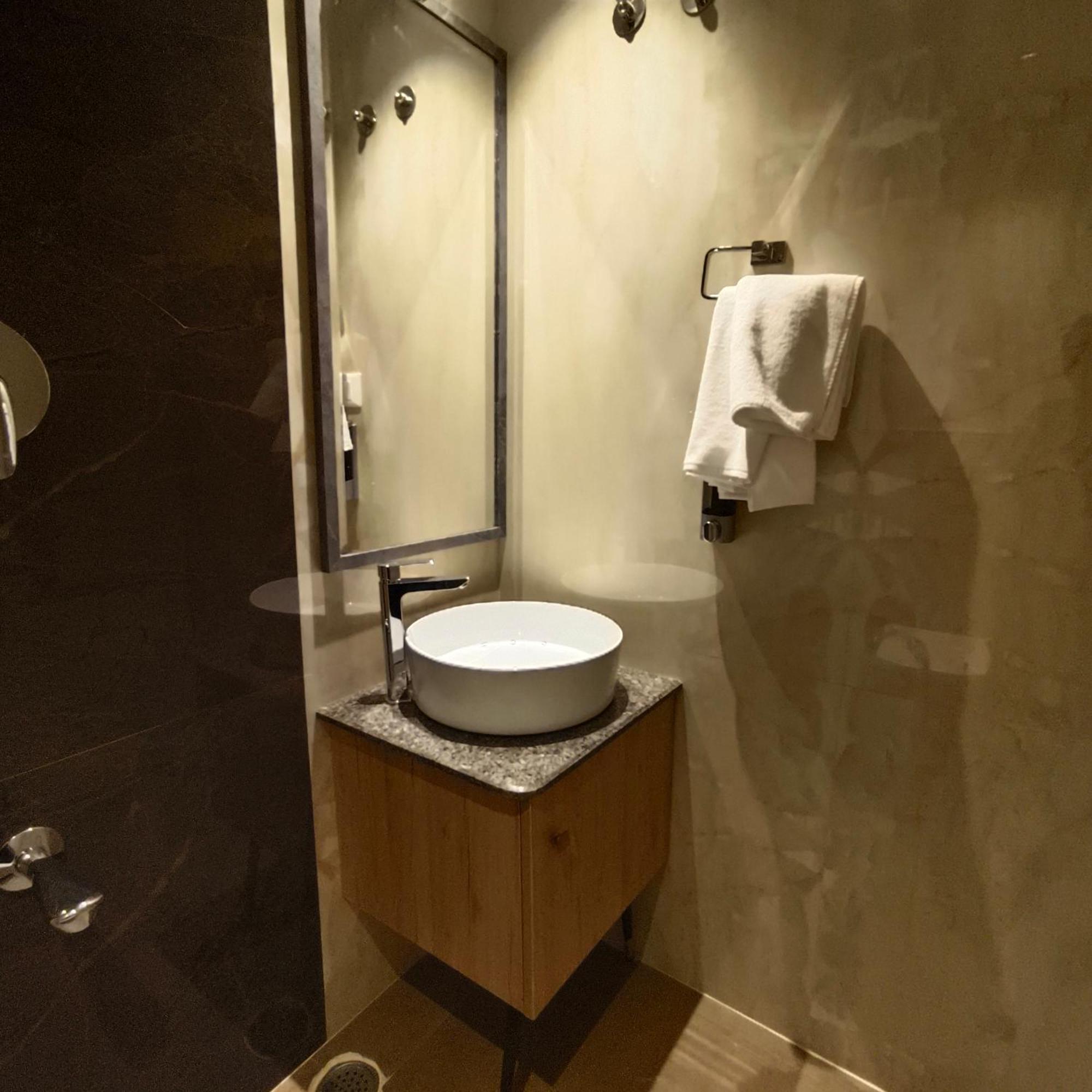 Olive Hotel Le Opera By Embassy Group Bangalore Dış mekan fotoğraf