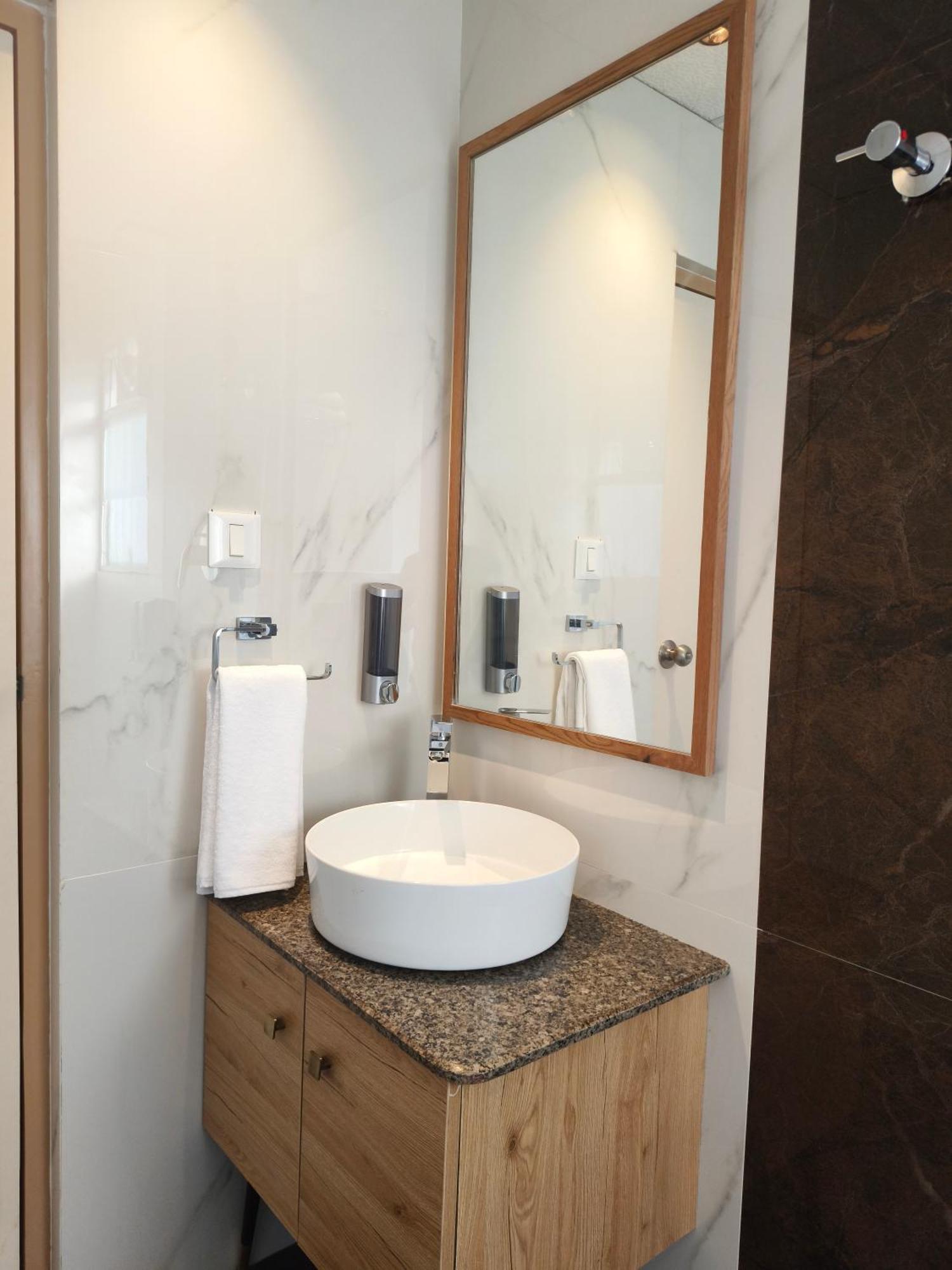 Olive Hotel Le Opera By Embassy Group Bangalore Dış mekan fotoğraf
